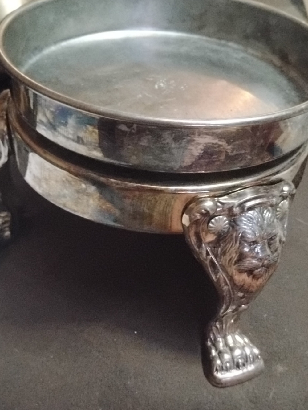 Silver Lion-Feet Serving Stand - Polished Silver Tone